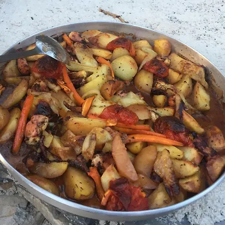 Tonka Zaton (Sibenik-Knin)