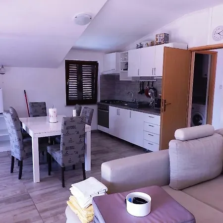 Apartment Tonka *
