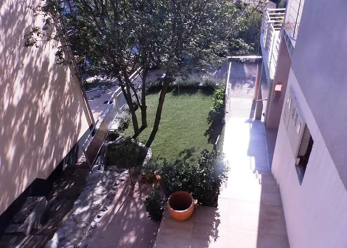 Tonka Zaton (Sibenik-Knin)